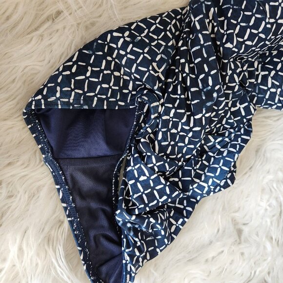 Nip Tuck Nautical Foil Twist Front Tummy Control Women Swimsuit Size 6 - Picture 11 of 14